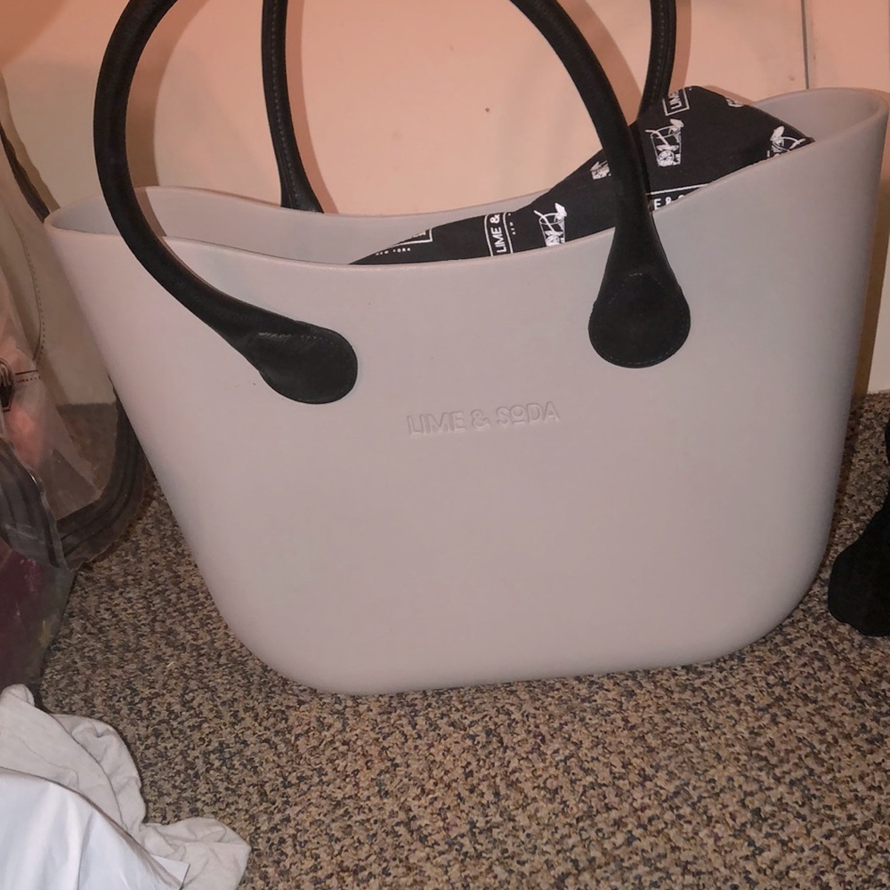 Like and soda Large hand bag